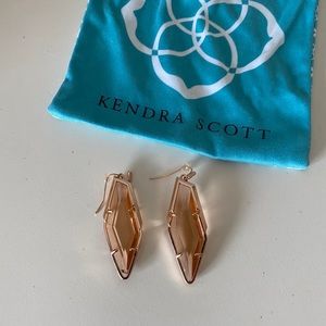 Kendra Scott Rose Gold Earrings never worn!!